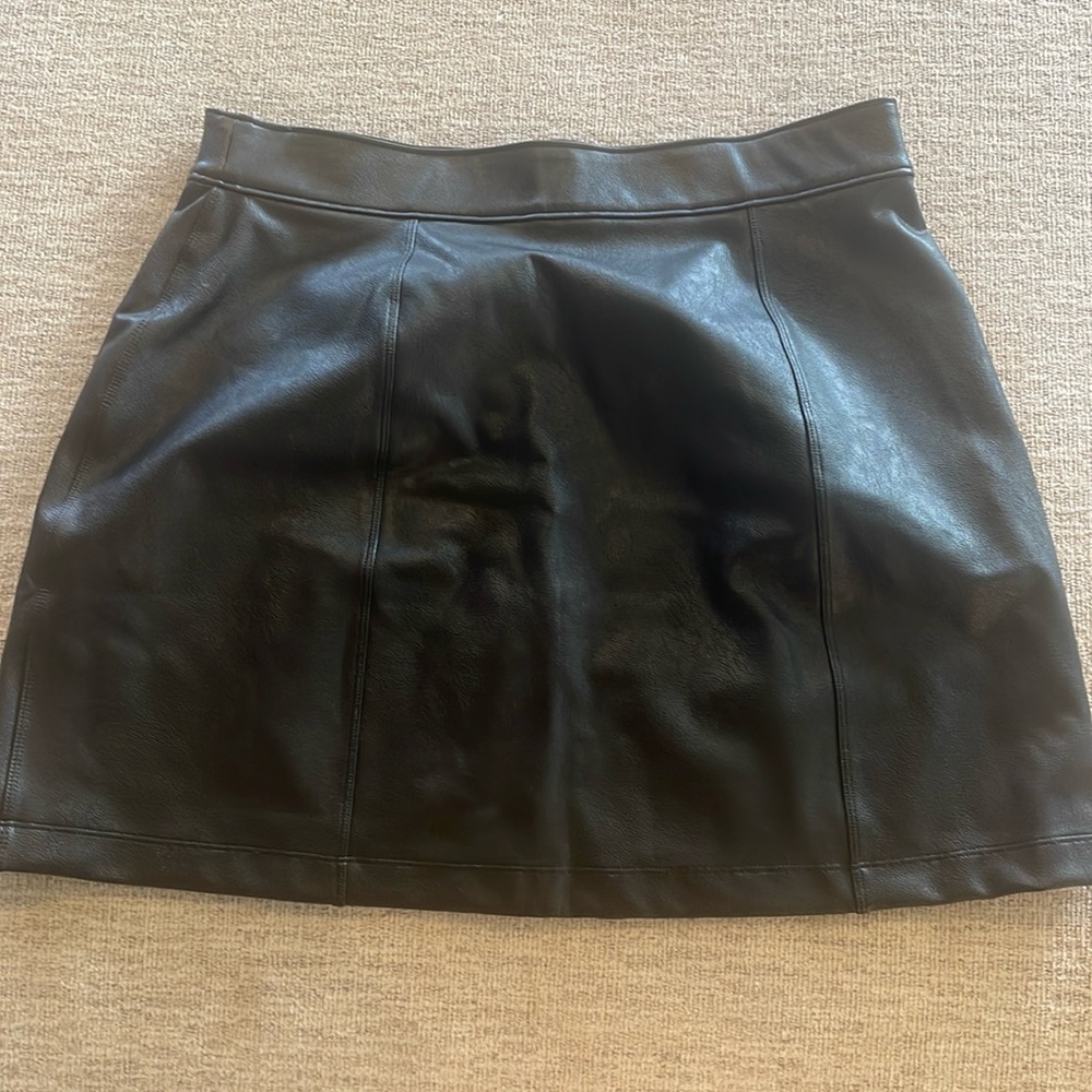 Spanx faux leather a-line skirt. New without tags and never worn.
